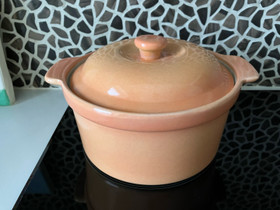 Uunipata kannella halkaisija 20 cm, Ruokailuastiat ja aterimet, Keittiötarvikkeet ja astiat, Helsinki, Tori.fi Uunipata kannella halkaisija 20 cm, Ruokailuastiat ja aterimet, Keittiötarvikkeet ja astiat, Helsinki, Tori.fi
