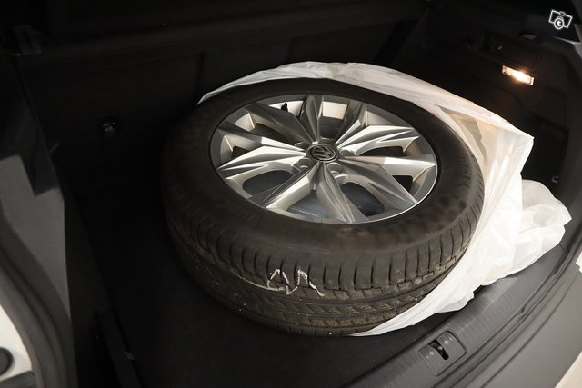 Volkswagen Tiguan 7