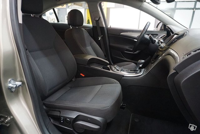Opel Insignia 13
