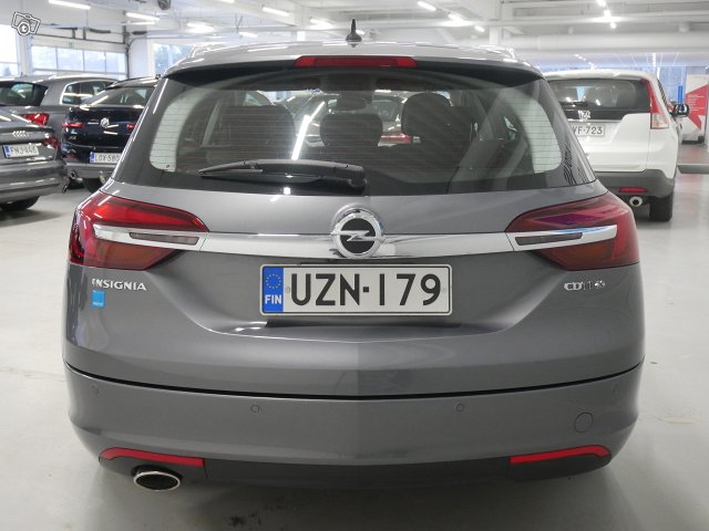 Opel INSIGNIA 4