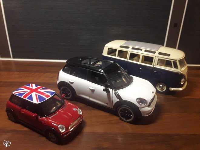 Mini Cooper & Volkswagen Bus pikkuautot