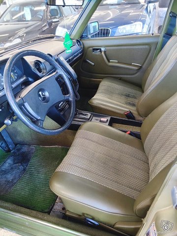 Mercedes-Benz 300 9