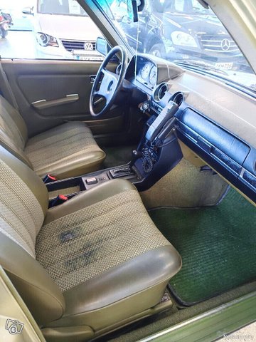 Mercedes-Benz 300 11
