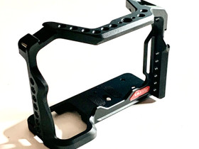 Camera cage for Sony A7R iii, Valokuvaustarvikkeet, Kamerat ja valokuvaus, Oulu, Tori.fi Camera cage for Sony A7R iii, Valokuvaustarvikkeet, Kamerat ja valokuvaus, Oulu, Tori.fi