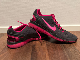 Nike, Vaatteet ja kengät, Seinäjoki, Tori.fi Nike, Vaatteet ja kengät, Seinäjoki, Tori.fi
