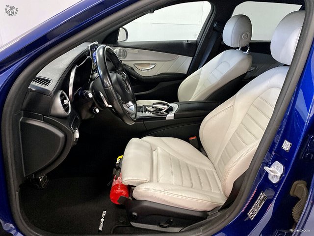 Mercedes-Benz C 8