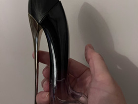 Carolina Hererra perfume, Kauneudenhoito ja kosmetiikka, Terveys ja hyvinvointi, Oulu, Tori.fi Carolina Hererra perfume, Kauneudenhoito ja kosmetiikka, Terveys ja hyvinvointi, Oulu, Tori.fi