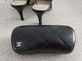 Chanel kotelo, Muut asusteet, Asusteet ja kellot, Seinäjoki, Tori.fi Chanel kotelo, Muut asusteet, Asusteet ja kellot, Seinäjoki, Tori.fi