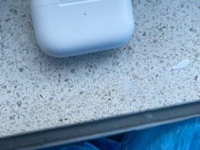 Airpods pro gen 1 (kotelo), Audio ja musiikkilaitteet, Viihde-elektroniikka, Helsinki, Tori.fi Airpods pro gen 1 (kotelo), Audio ja musiikkilaitteet, Viihde-elektroniikka, Helsinki, Tori.fi