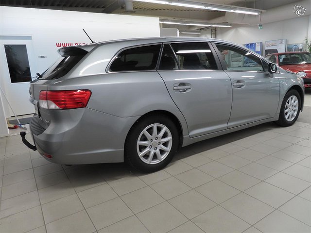 Toyota Avensis 3