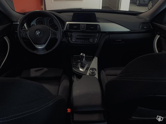 BMW 330 Gran Turismo 18