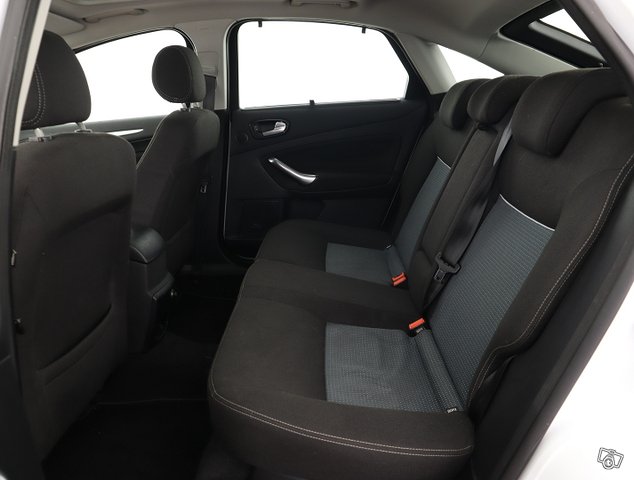 Ford Mondeo 9