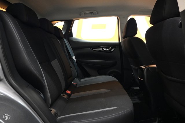 Nissan Qashqai 11