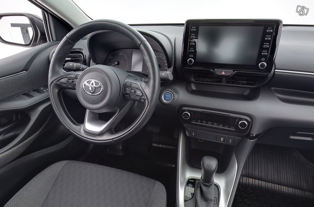 Toyota YARIS 10