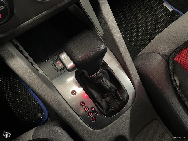 Volkswagen Golf 10