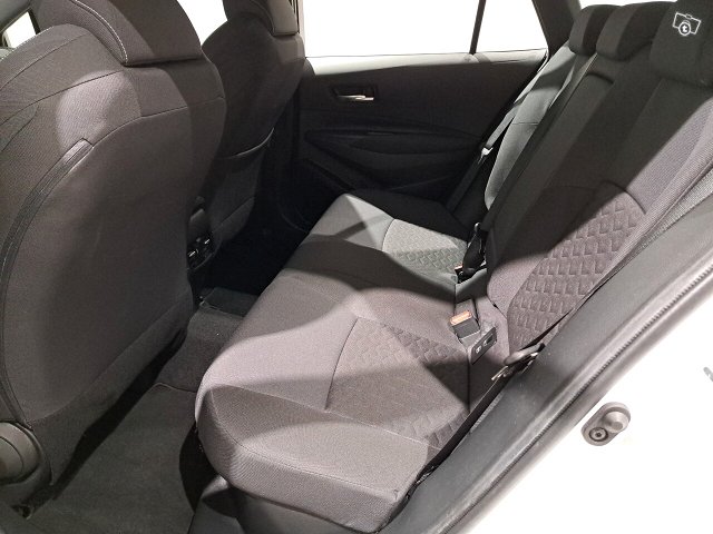 TOYOTA Corolla 9
