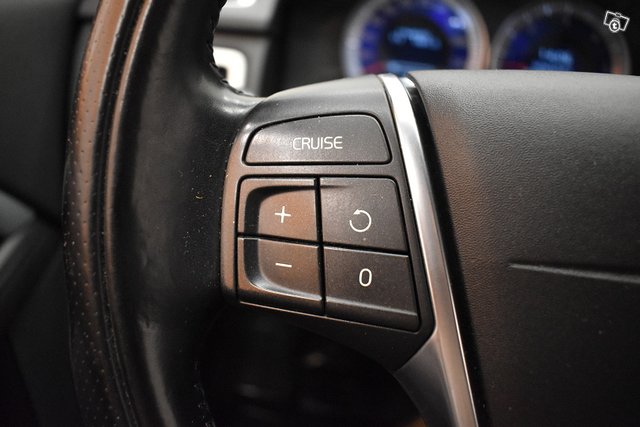 Volvo V70 24