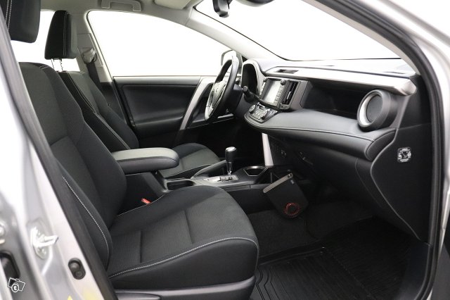 Toyota RAV4 17