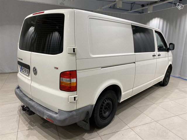 VOLKSWAGEN Transporter 4