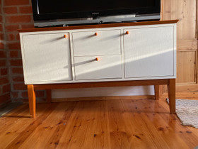 Tv-taso retro, Hyllyt ja säilytys, Sisustus ja huonekalut, Raasepori, Tori.fi Tv-taso retro, Hyllyt ja säilytys, Sisustus ja huonekalut, Raasepori, Tori.fi