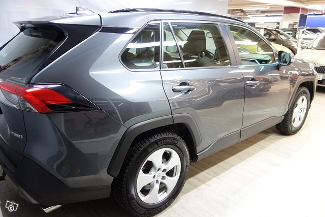 Toyota RAV4 2