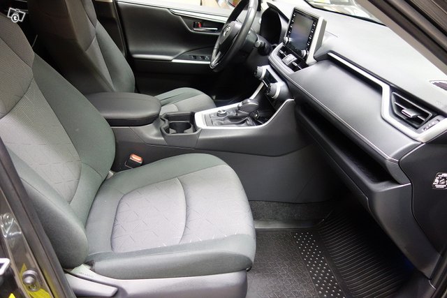 Toyota RAV4 11