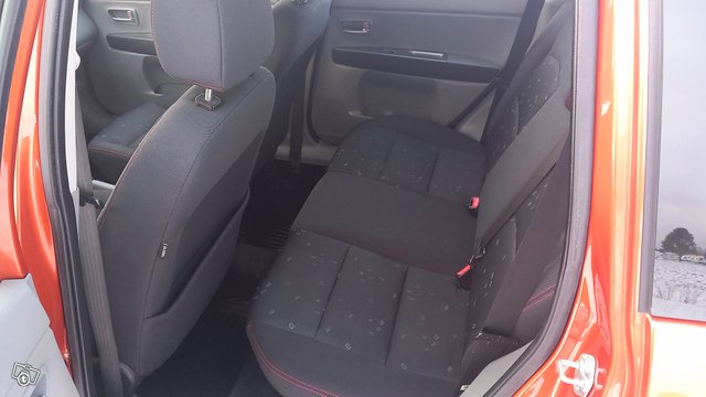 Mazda 2 17