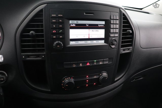Mercedes-Benz Vito 13