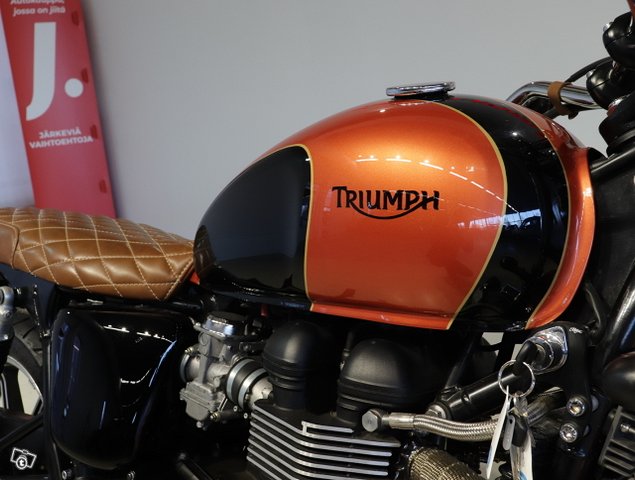 Triumph Bonneville 9