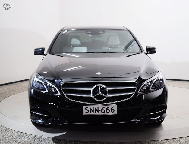 Mercedes-Benz E 2