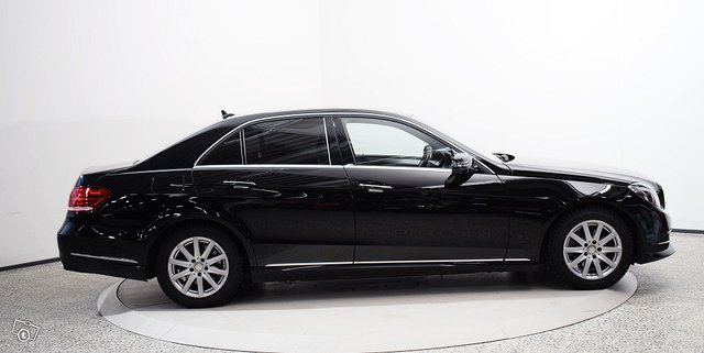 Mercedes-Benz E 4