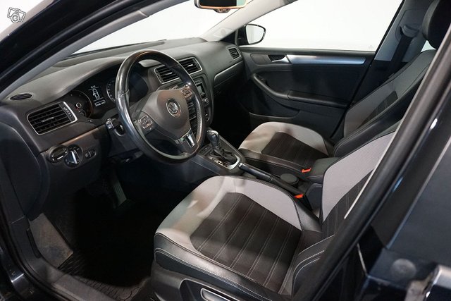 Volkswagen Jetta 12