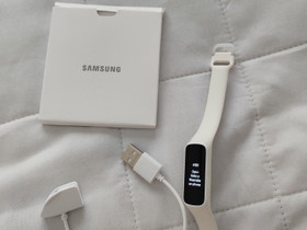 Galaxy fit aktiivisuusranneke, Muu viihde-elektroniikka, Viihde-elektroniikka, Kempele, Tori.fi Galaxy fit aktiivisuusranneke, Muu viihde-elektroniikka, Viihde-elektroniikka, Kempele, Tori.fi