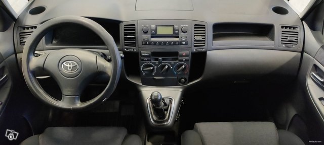 Toyota Corolla Verso 7