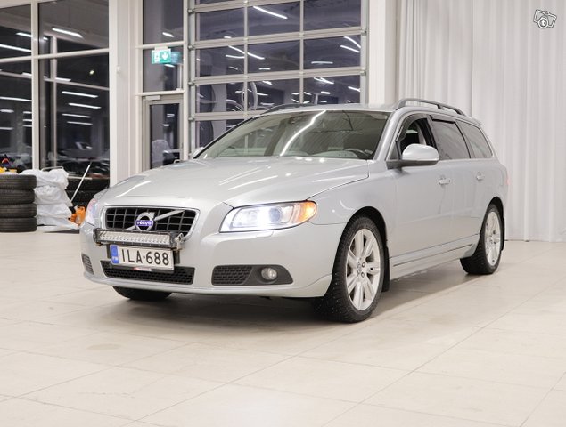 Volvo V70 3