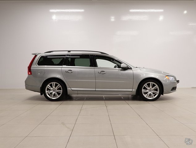 Volvo V70 5