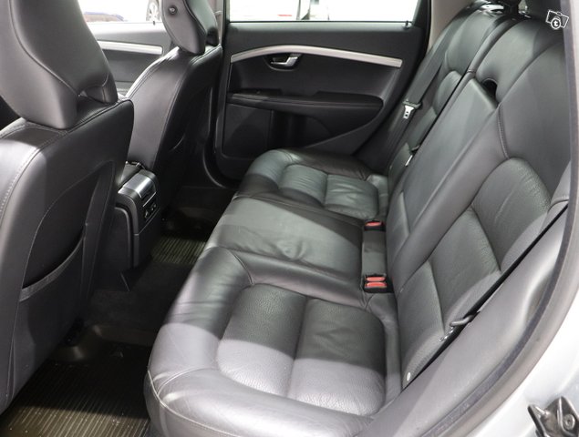 Volvo V70 14