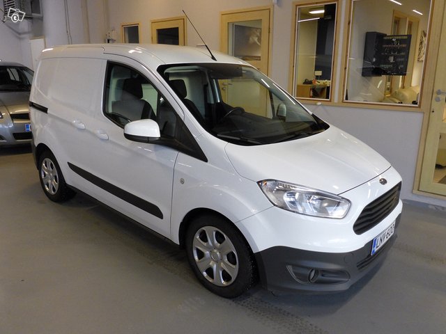 Ford Transit Courier 1