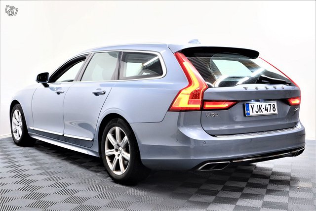 Volvo V90 4