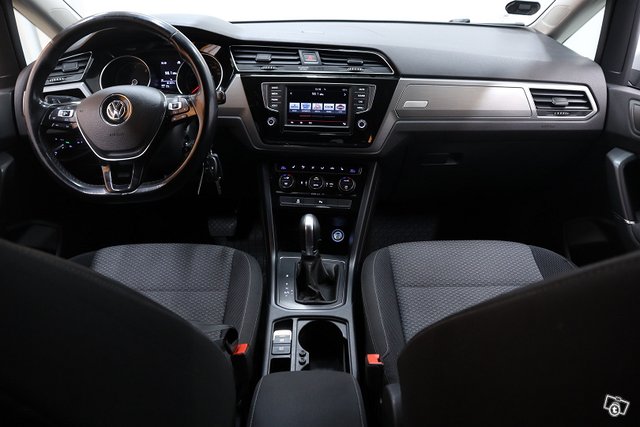 Volkswagen Touran 14