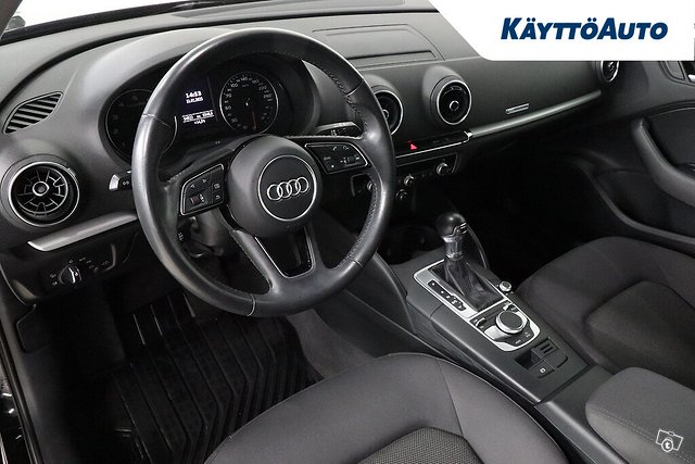 AUDI A3 8
