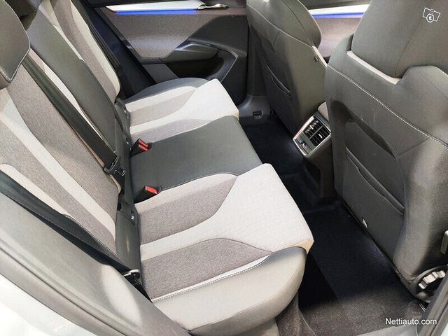 Skoda Enyaq 9