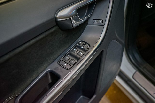 Volvo XC60 10