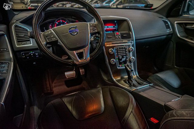 Volvo XC60 12