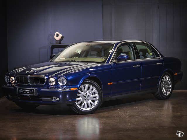 Jaguar XJ