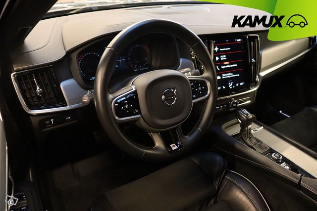 Volvo V90 10