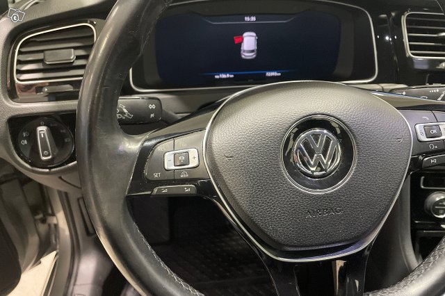 Volkswagen Golf 14