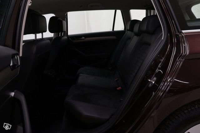 Volkswagen Passat 13