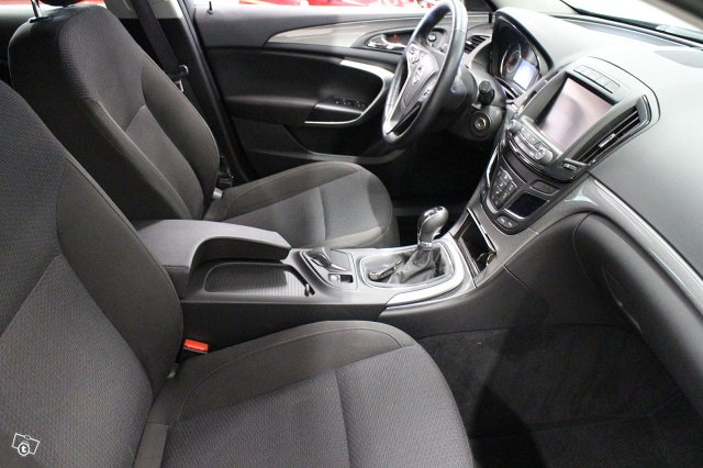 OPEL Insignia 10