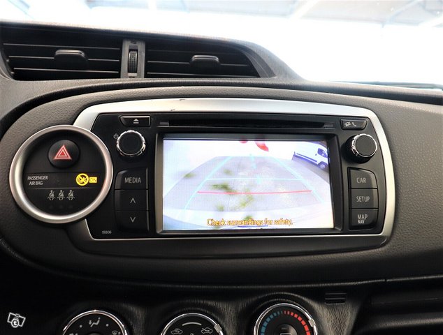 Toyota Yaris 9